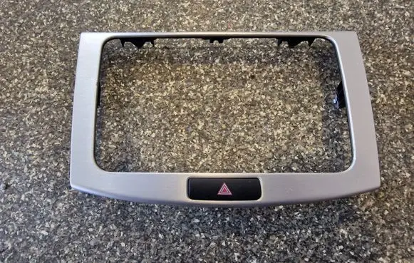 Radio/GPS head unit trim