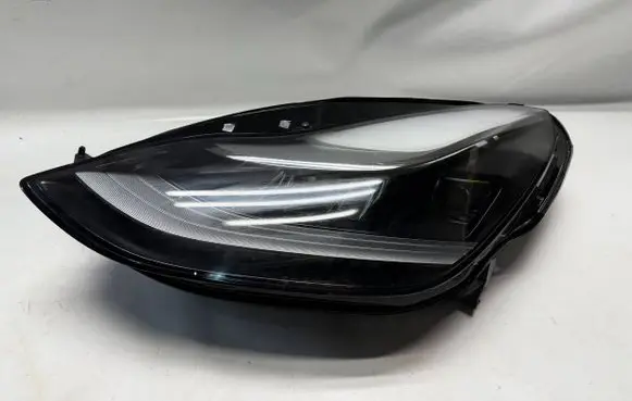 Tesla Model 3 Headlight/headlamp 107737500C 1077375-00-C