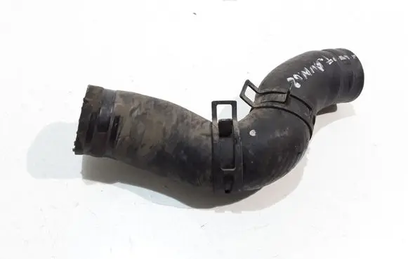 Toyota Avensis T220 Engine coolant pipe/hose