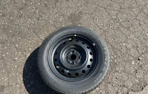 Toyota Corolla Verso E121 R15 spare wheel 