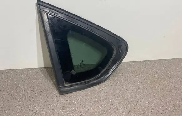BMW X4 F26 Rear side window 7335517 51377335517