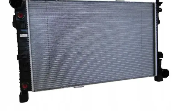Mercedes-Benz SLK R171 Coolant radiator A2035004703