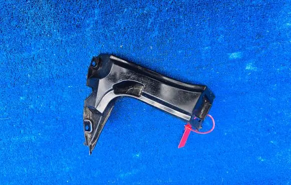BMW 5 F10 F11 Fender mounting bracket 7207932