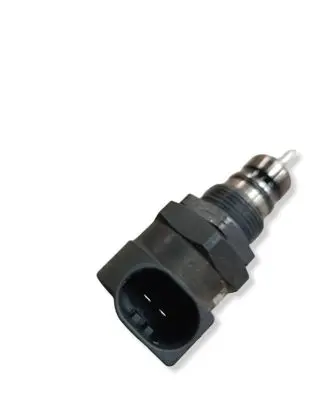 BMW 5 E60 E61 Fuel pressure regulator 0281002481
