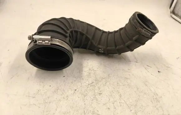 Volvo V70 Air intake duct part 08634143