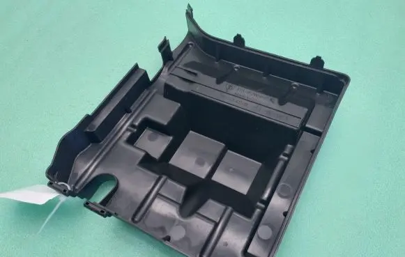 Porsche Panamera (970) Fuse box cover 97061030500
