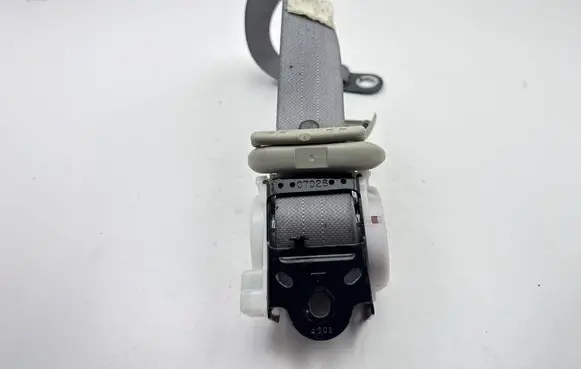 Toyota Prius+ (ZVW40) Third row seat belt C71533 140305 7357047010B2