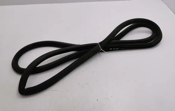 Opel Mokka Rubber seal rear door 