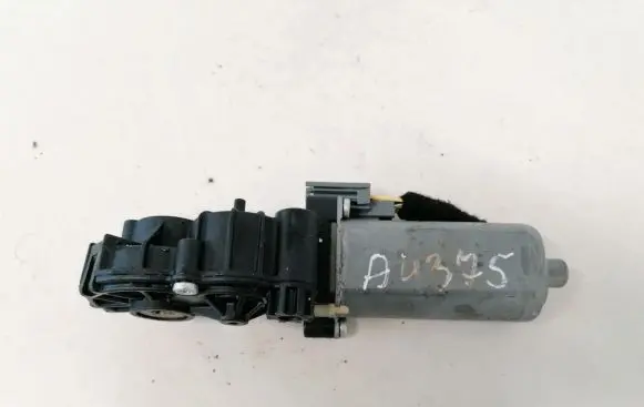 Volvo V70 Seat adjustment motor 0390203248