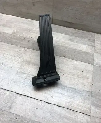 BMW 5 F10 F11 Accelerator throttle pedal 6789998 25916010 2705102272A