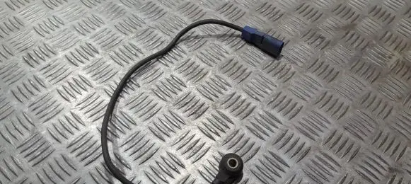 Audi A4 S4 B6 8E 8H Detonation knock sensor 06c905377