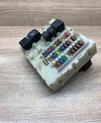 Ford Focus Fuse module 98AG14A073AG 518234802