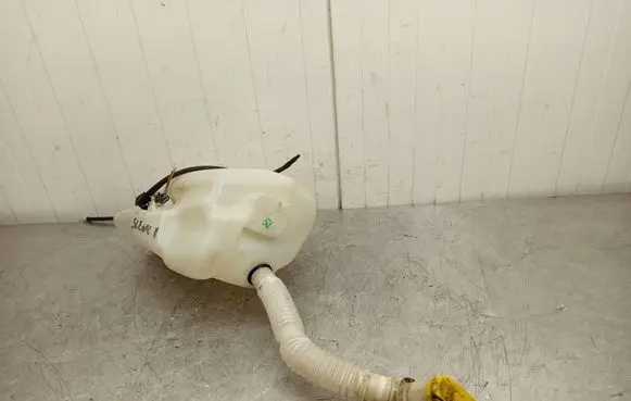 Renault Scenic II - Grand scenic II Windshield washer fluid reservoir/tank 8200104709 8200104710