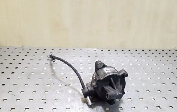 Mitsubishi Pajero Vacuum pump 2020A013 X2T56971BT