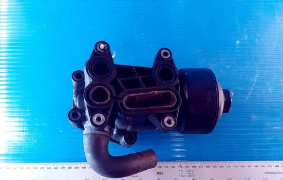 Volkswagen Crafter Oil filter mounting bracket 70377814