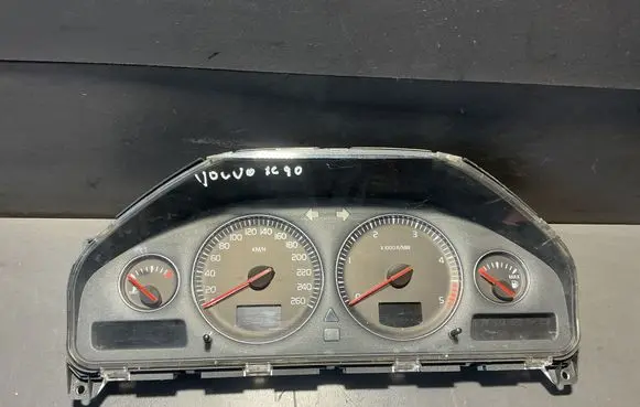 Volvo XC90 Speedometer (instrument cluster) 30746101