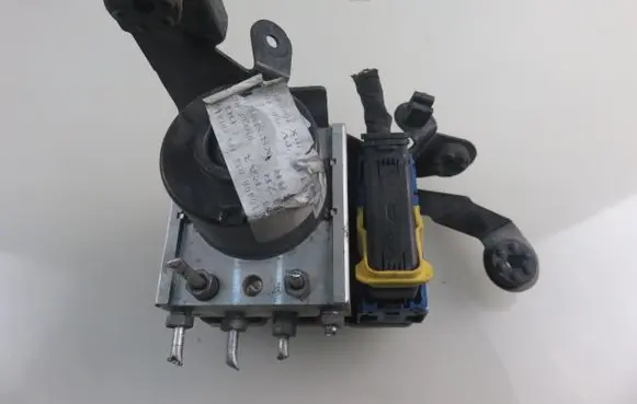 Renault Megane III ABS Pump 28570063413 10097014453