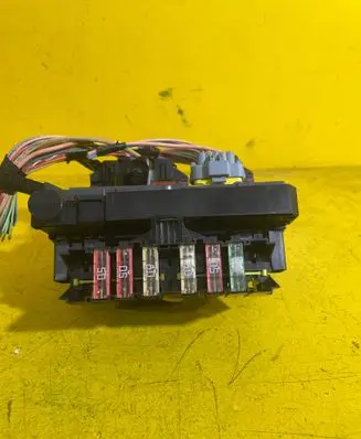 Peugeot 308 Fuse module 9664706280