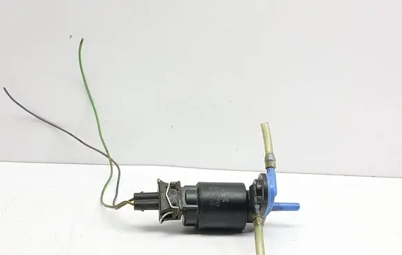 Volkswagen Golf III Windscreen/windshield washer pump E13021168 2800