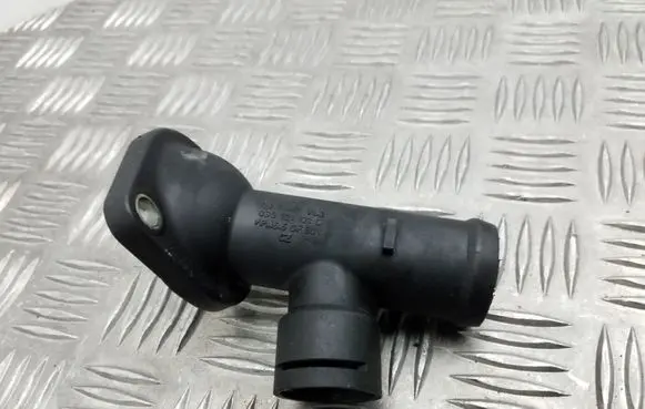 Engine coolant pipe/hose