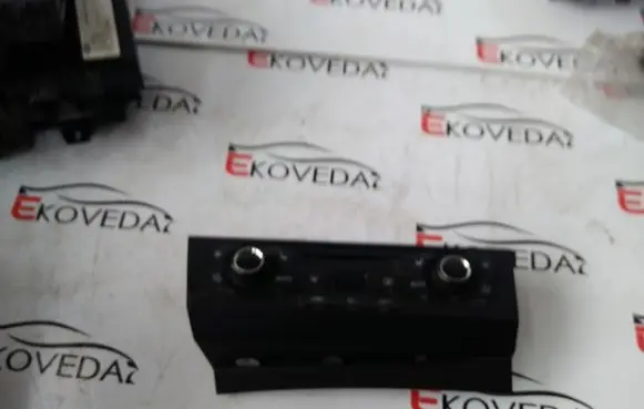 Audi A4 S4 B8 8K Climate control unit 8T0820043AG