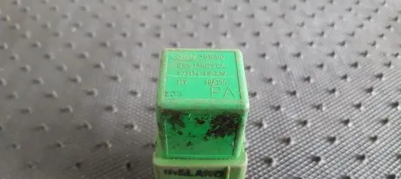 Ford Escort Other relay 83BG13A025CA V23134-E8-X39
