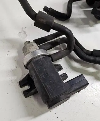Skoda Octavia Mk2 (1Z) Turbo solenoid valve 1J0906627B 72290345
