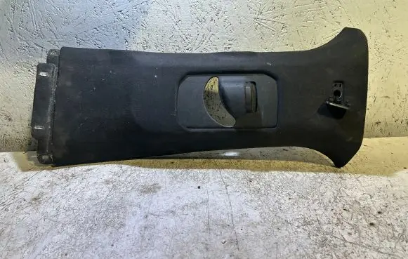 Jeep Grand Wagoneer (D)pillar trim (top) P6LF29TX7AD 3771LHR 10252021123511