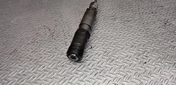 Mercedes-Benz E W210 Fuel injector 0000100551