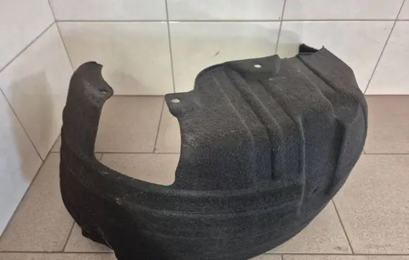 Rear arch fender liner splash guards
