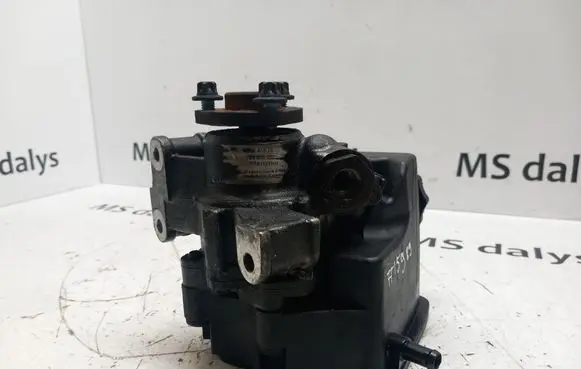 Mercedes-Benz E W211 Power steering pump A0044662001 0044662001