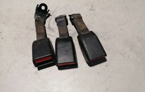 Subaru Impreza IV Rear seatbelt buckle 