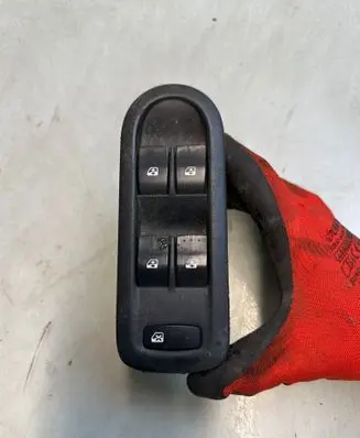 Renault Megane II Electric window control switch 156018070