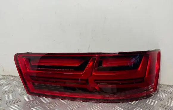 Audi Q7 4M Tailgate rear/tail lights 4M0945094M