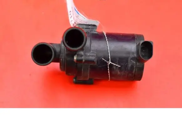 Audi Q7 4L Water pump 7L0965561J
