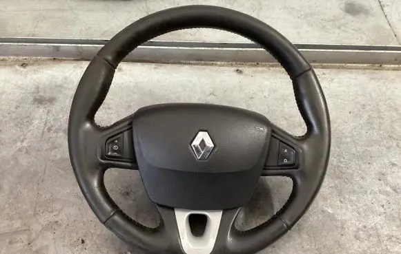 Renault Megane III Steering wheel