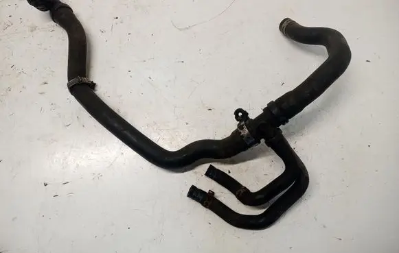 Peugeot 3008 II Engine coolant pipe/hose 