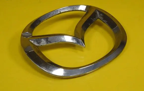Mazda Demio Manufacturer badge logo/emblem D26751730