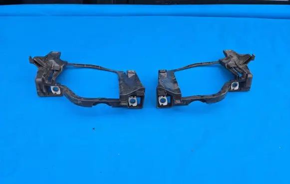 BMW 5 E60 E61 Headlight/headlamp mounting bracket 6936090 6936089