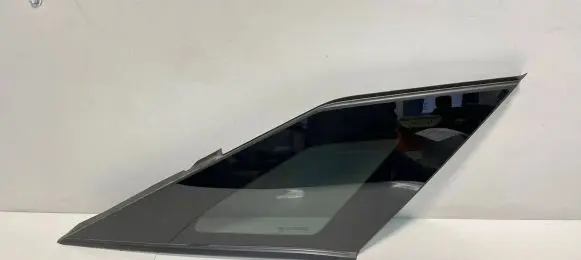 Peugeot 3008 II Rear side window 9810727580 25390