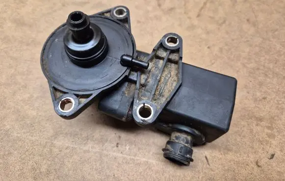 Volkswagen Golf III Rear gearbox reducer motor 009525643 009525644