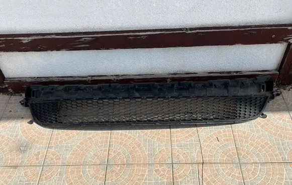 Renault Trafic III (X82) Front bumper lower grill
