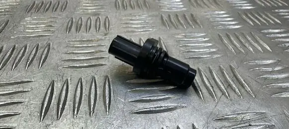 Toyota Yaris XP210 Camshaft position sensor 047103E10