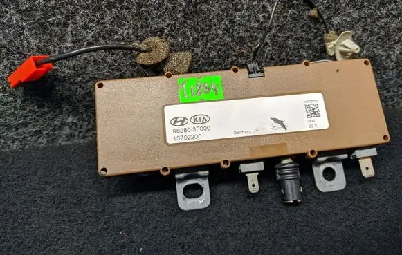 KIA Opirus Aerial antenna amplifier 962803F000