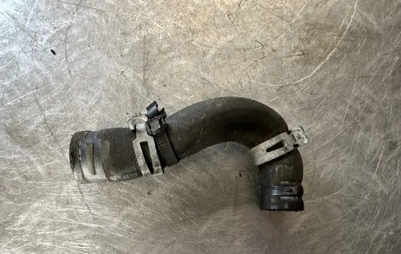 Nissan X-Trail T32 Engine coolant pipe/hose
