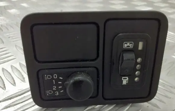 Nissan Almera N16 Light switch 68960-90J00