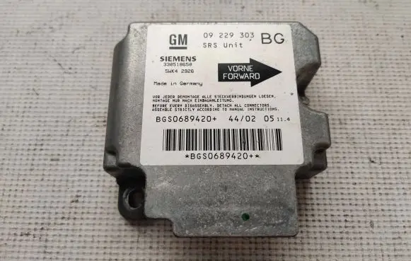 Opel Zafira A Airbag control unit/module 09229303 BGS0689420 330518650