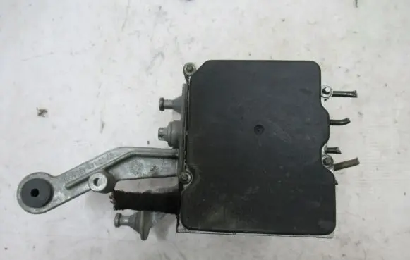 Mercedes-Benz B W245 ABS Pump 265230373