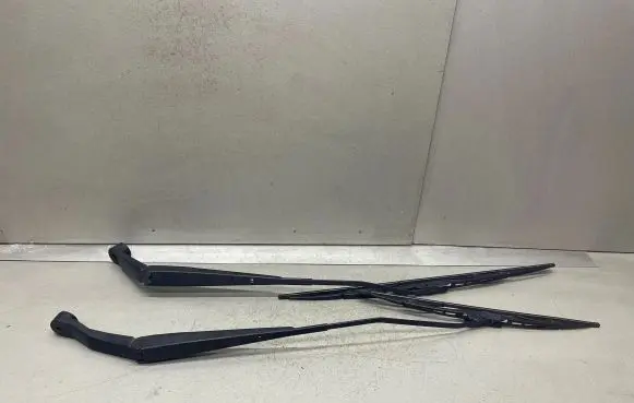Honda Jazz Front wiper blade arm 1572
