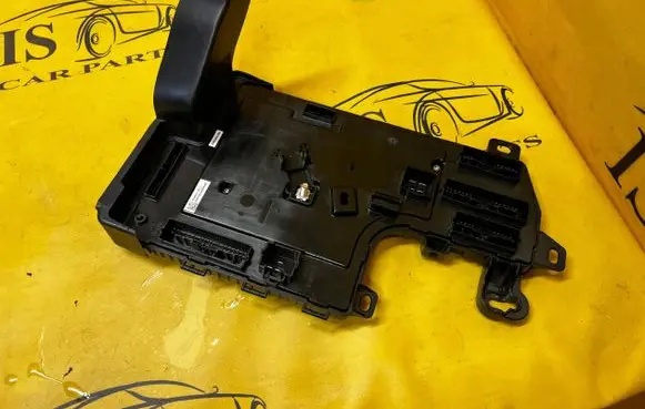 Tesla Model 3 Comfort/convenience module 1078673-00-L 107867300L